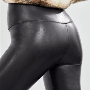 Aritzia Wilfred Free Daria Pant